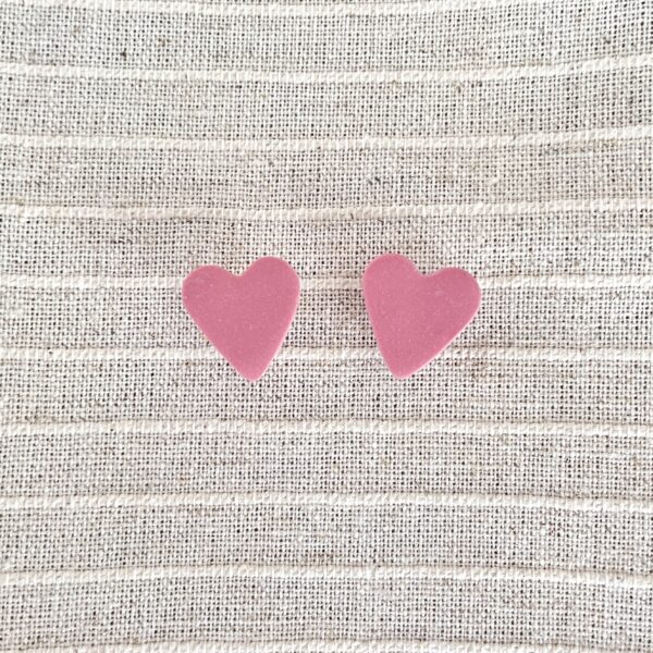 kolczyki na złotych kołach – gładki dzień mleczny fiolet